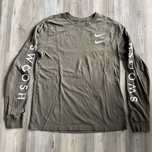 Nike Embroidered Double Snoosh Long Sleeved Green T Shirt Size Medium